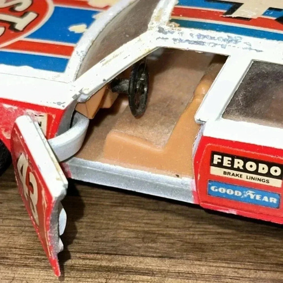 Vintage Corgi Toys Chevrolet Caprice Classic STP Racecar Dorcas Rally Car 43 - Picture 6 of 12